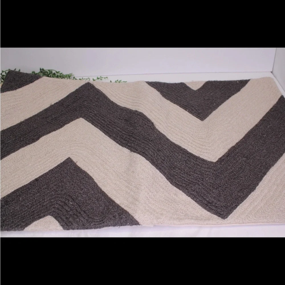 Pottery Barn Chevron Grey and Cream Pillow Sham 16